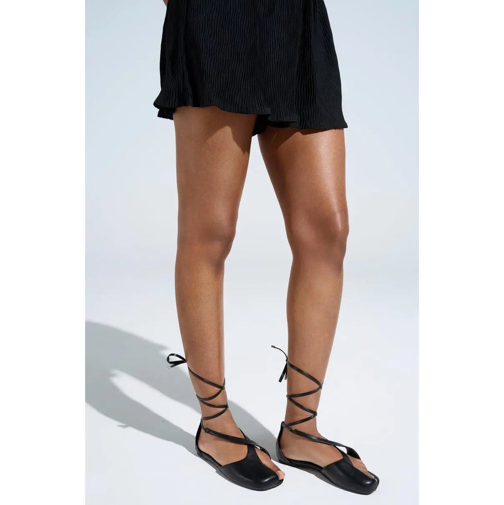 AKIRA AULORA BLACK FLAT SANDAL with PEEP TOE