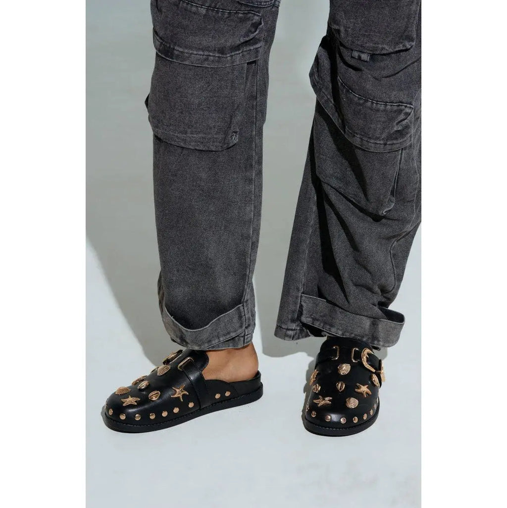 AZALEA WANG BRINY BLACK SEA SHELL EMBELLISHED CLOG